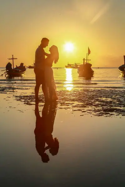 just he two of us, a pre wedding couple photo with a amazing sun set at Sairee beach, koh Tao