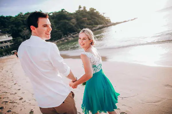 Koh Tao elopement couple photo session on the beach