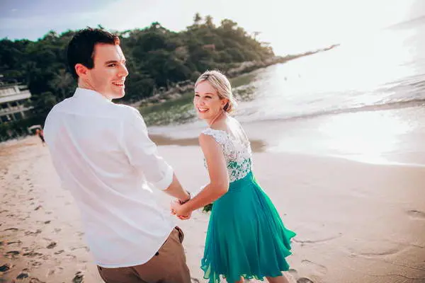 Koh Tao elopement couple photo session on the beach