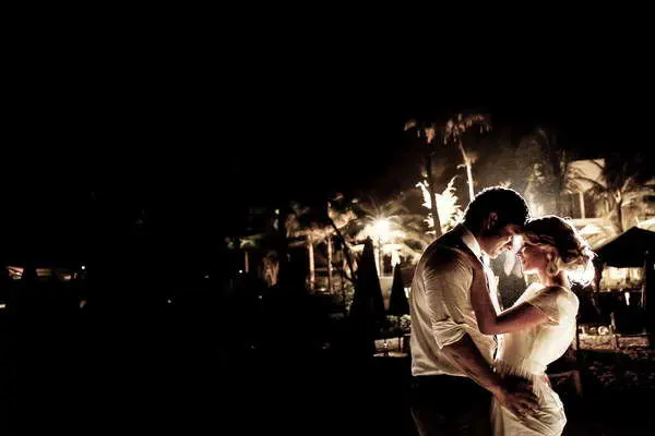 newlywed romantic moment capture under the light by Koh Tao photographer 
