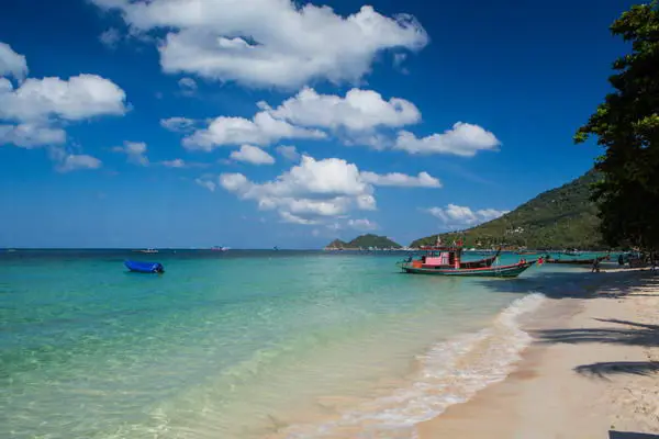 Nangyuan Island can see from Sairee beach. 